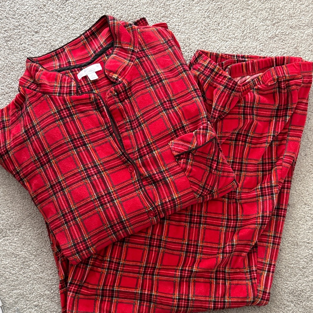 Secret Treasures Red Plaid Women's Pajamas
